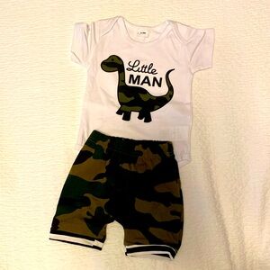 0-3 month boy set ‘little man’ dinosaur camo outfit